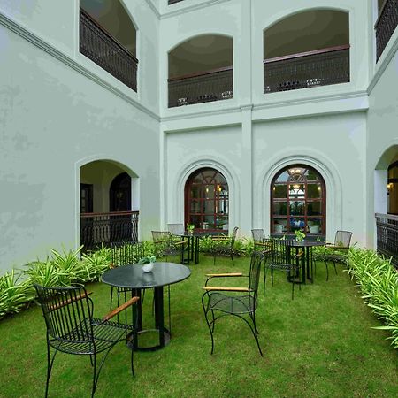 The Old Court House By Abad Hotel Fort Kochi Eksteriør billede