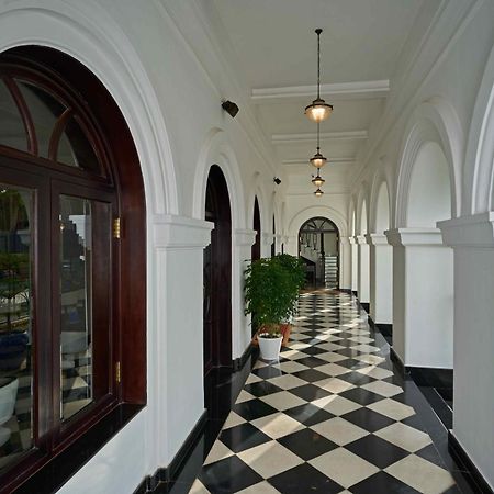 The Old Court House By Abad Hotel Fort Kochi Eksteriør billede
