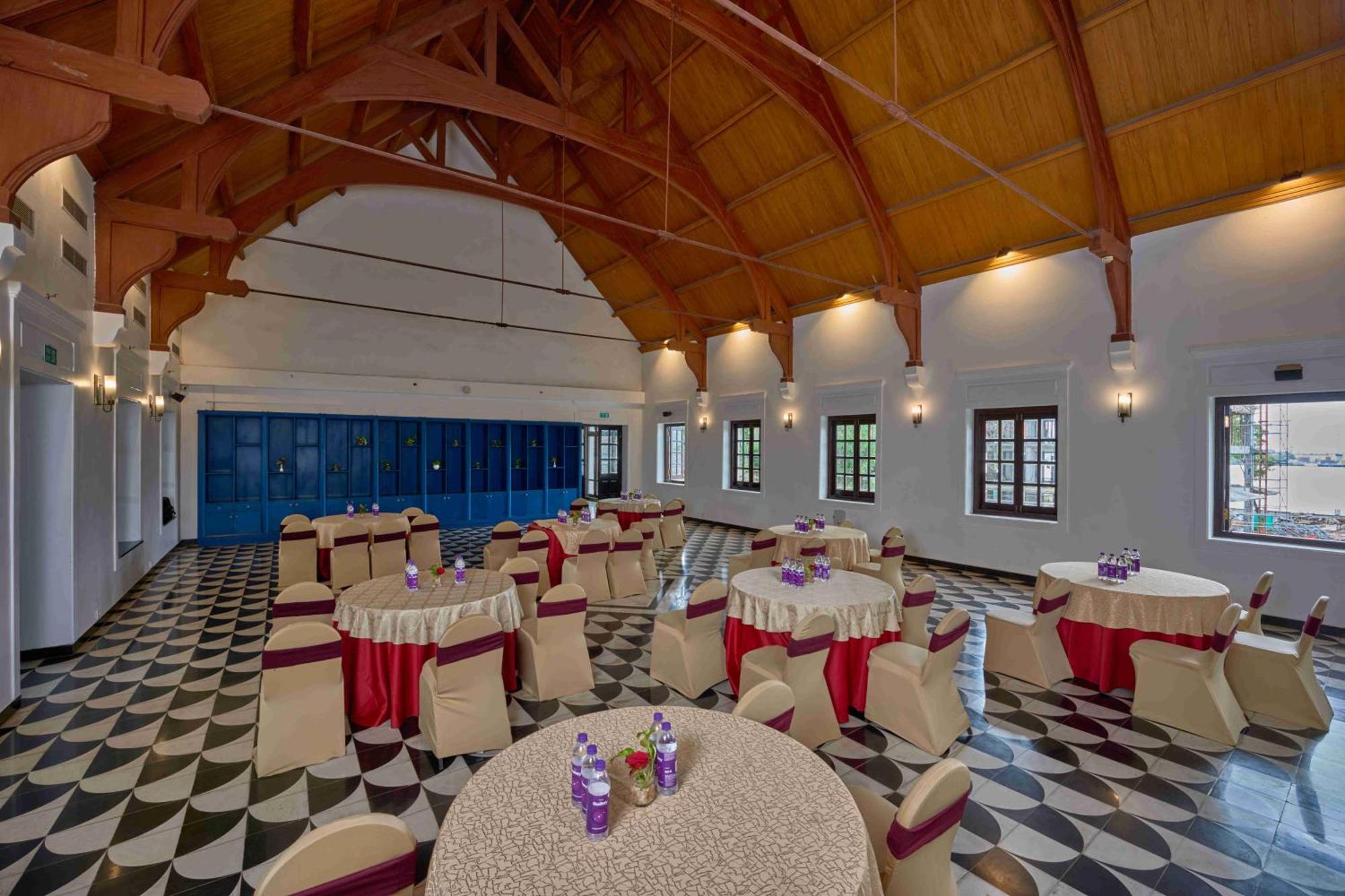The Old Court House By Abad Hotel Fort Kochi Eksteriør billede