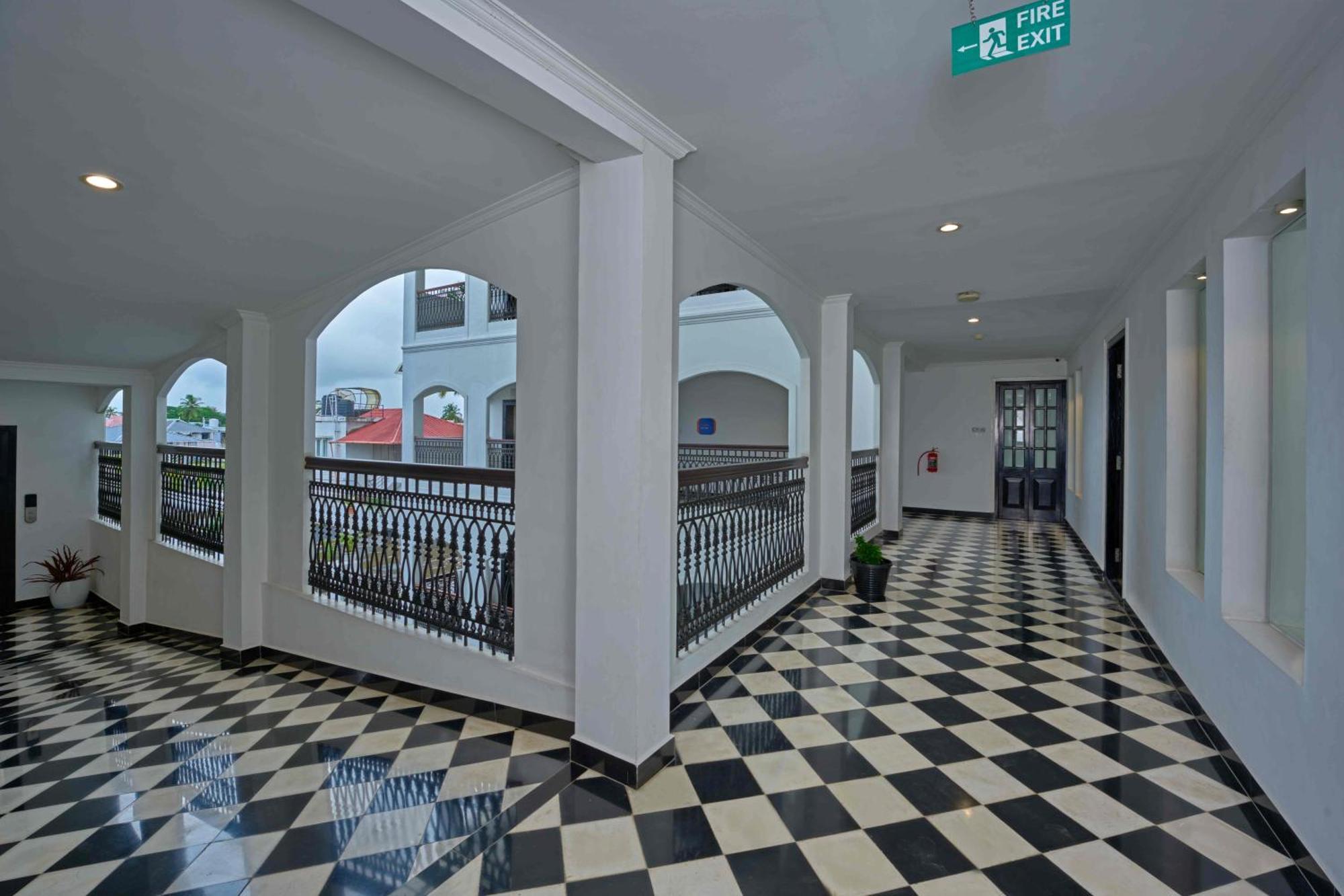 The Old Court House By Abad Hotel Fort Kochi Eksteriør billede
